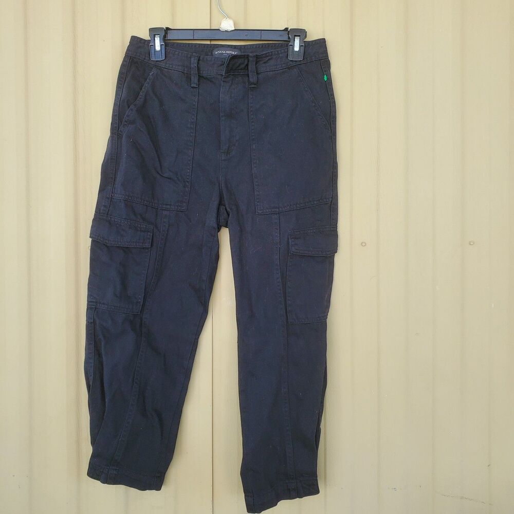 Banana Republic Black Tapered Pants Size 4 Petite